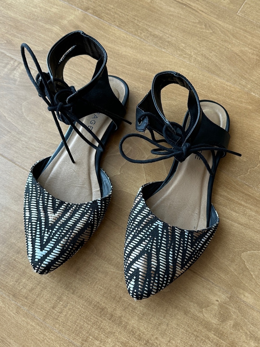 Rampage Connor Pointed Woven Flat Sandals, Black/Copper/White, Size 8M